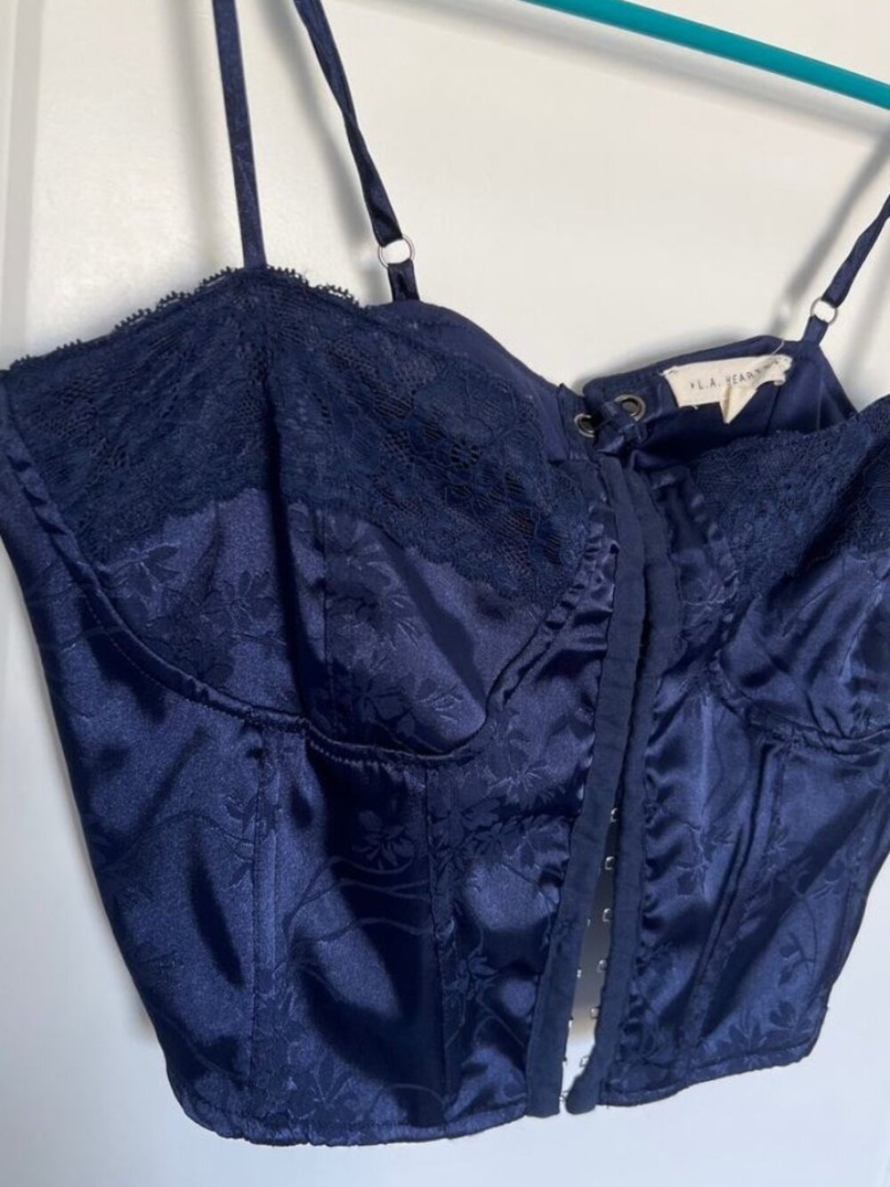 Top – Size M - Picture 2 of 2
